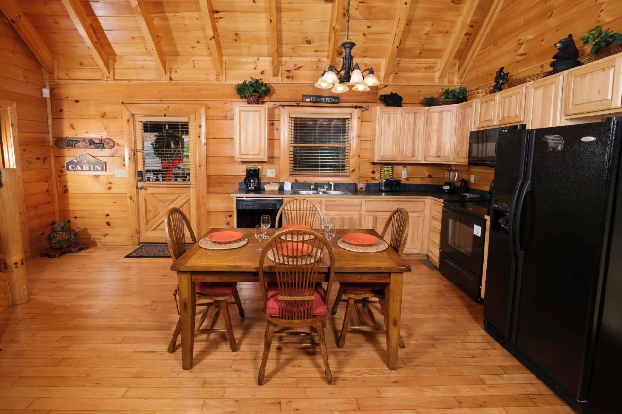 A Bear Creek Crib Villa Pigeon Forge Exterior photo